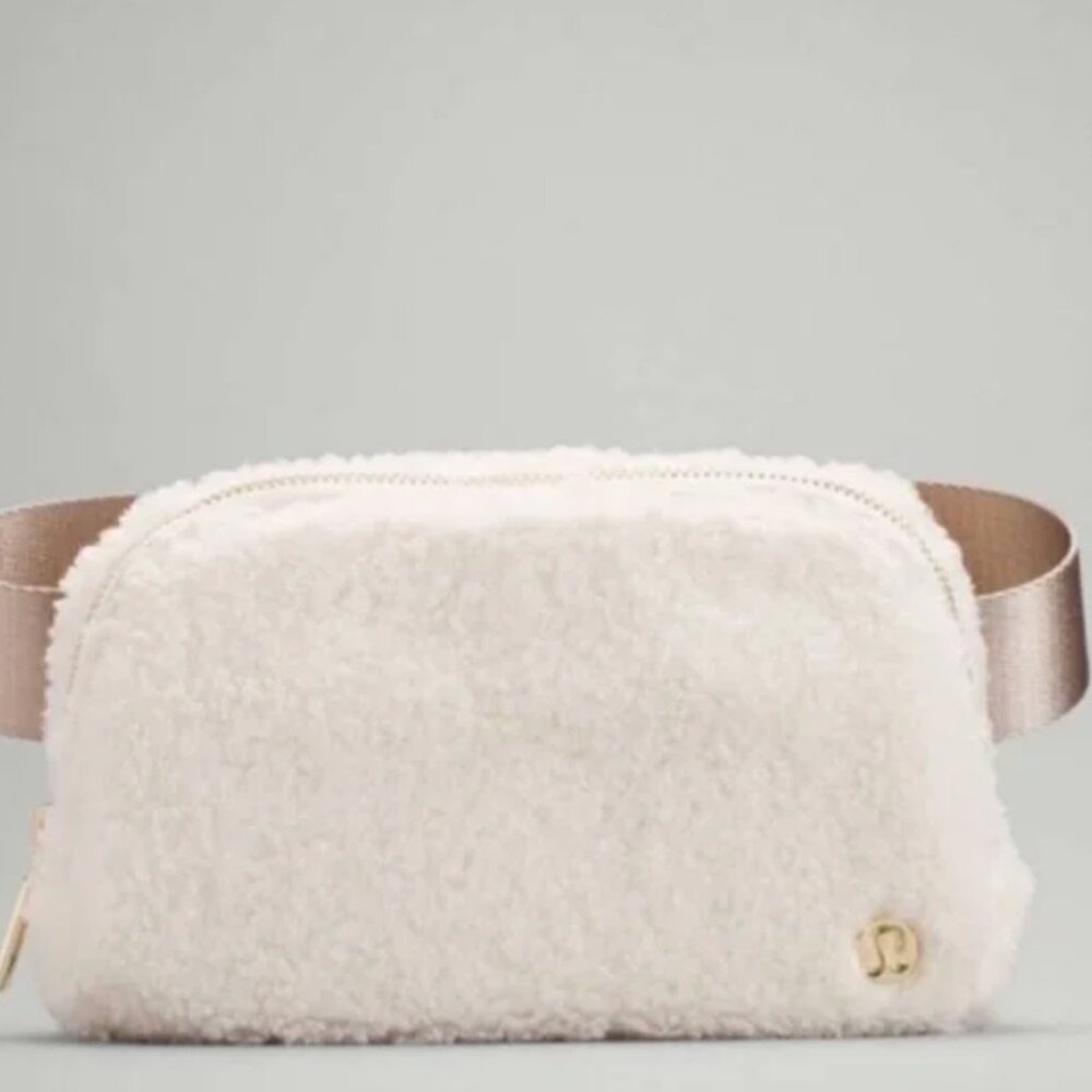 Lululemon NWT Everywhere Belt Bag Fleece Natural Ivory/Trench NWOT